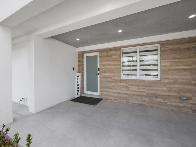 520 NE 135th St in North Miami, FL - Building Photo - Building Photo