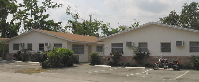 812 SW 30th St in Fort Lauderdale, FL - Foto de edificio - Building Photo