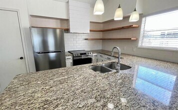103 April Point Dr N in Montgomery, TX - Building Photo - Building Photo