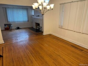 5792 Kensington Ave in Detroit, MI - Building Photo - Building Photo