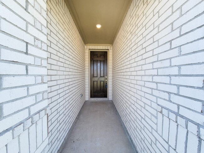 property at 2815 Lyra Ct