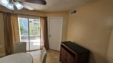 1972 Lake Atriums Cir in Orlando, FL - Building Photo - Building Photo