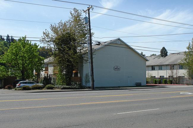 10324 SE Division St in Portland, OR - Building Photo - Building Photo