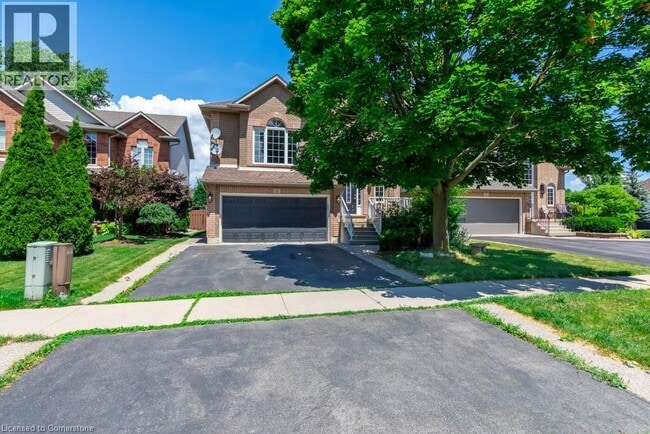 property at 4 Cabriolet Crescent