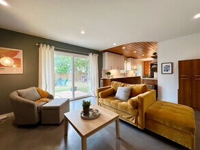 2707 Ashdale Dr in Austin, TX - Building Photo - Building Photo