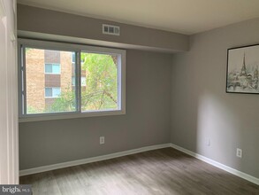 2908 Kings Chapel Rd-Unit -9 in Falls Church, VA - Building Photo - Building Photo
