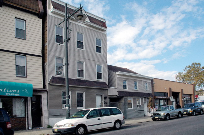 604-606 Main St in Paterson, NJ - Building Photo - Building Photo