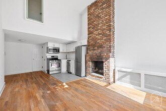 466 W 23 St in New York, NY - Building Photo - Building Photo