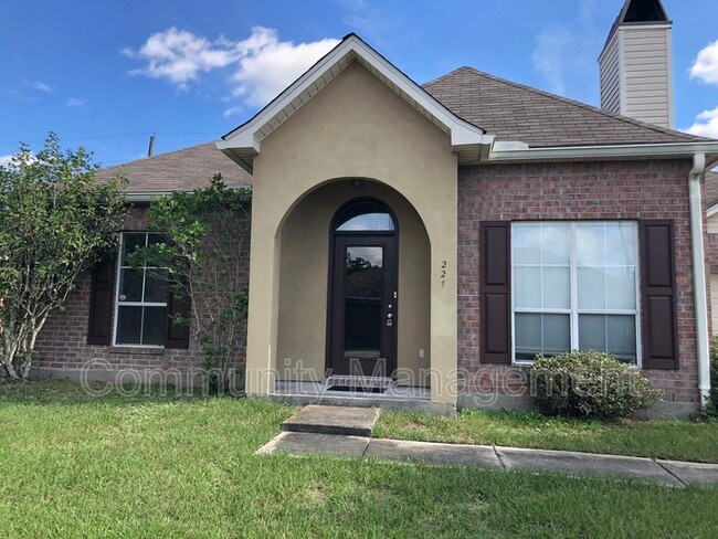 221 Briarhaven Dr in Baton Rouge, LA - Building Photo - Building Photo