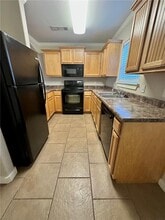 2208 Ellington Dr in Springdale, AR - Foto de edificio - Building Photo