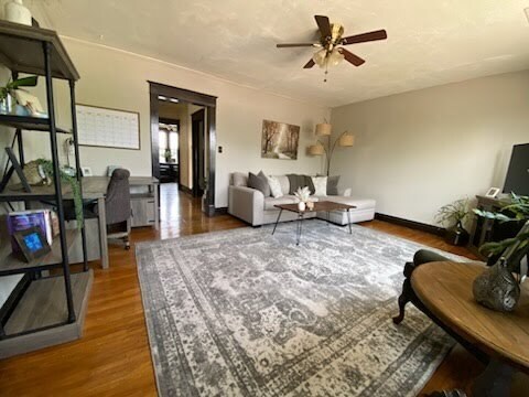3317 Pearl St, Unit #2 in McHenry, IL - Foto de edificio - Building Photo