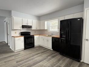 214 Jacqueline Dr in Boothwyn, PA - Building Photo - Building Photo