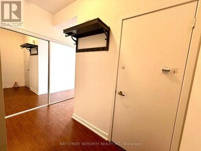 25-4125 Capreol Ct in Toronto, ON - Building Photo - Building Photo