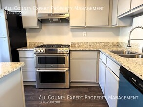 862 Regal Path Ln in Decatur, GA - Building Photo - Building Photo