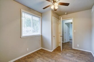 440 Elm Ave in Norman, OK - Foto de edificio - Building Photo