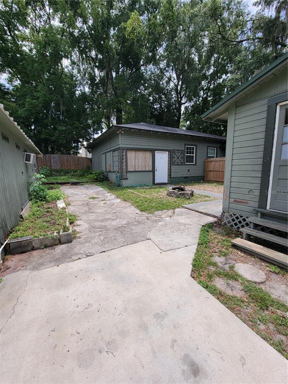 property at 219 NE Tuscawilla Ave