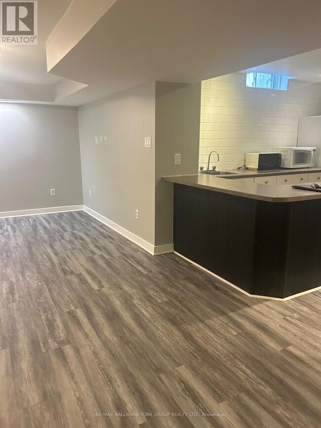 244 McCaffrey Rd in Newmarket, ON - Building Photo - Building Photo