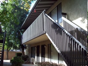 Twin Palms in Lakeside, CA - Foto de edificio - Building Photo