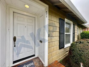 875 W Alpine Ave in Stockton, CA - Building Photo - Building Photo