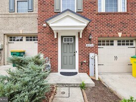 8074 Locust Mill St in Ellicott City, MD - Building Photo