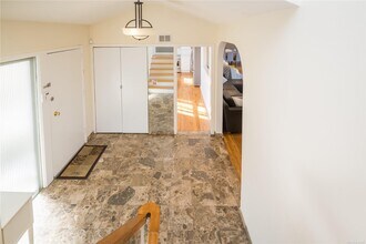 119 Hicks Ln in Kings Point, NY - Building Photo - Building Photo