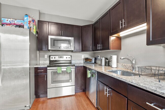 139 Adams St, Unit 22 in Waltham, MA - Building Photo - Building Photo