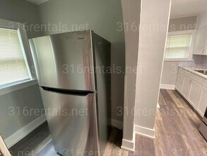 902 N Dellrose Ave in Wichita, KS - Building Photo - Building Photo