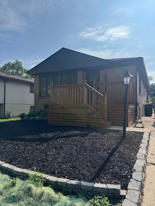 307 Maple Ave in Wood Dale, IL - Building Photo