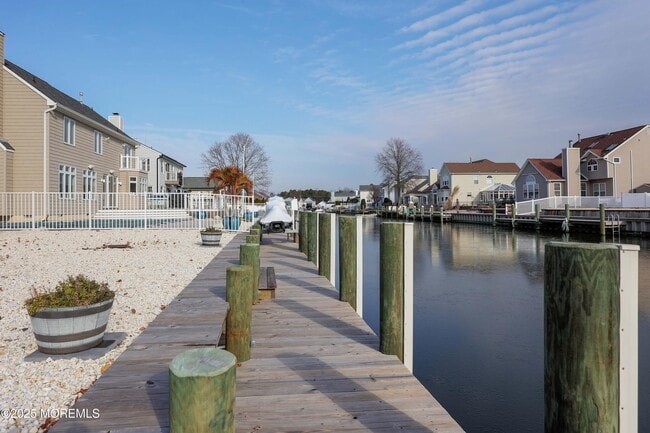 property at 41 Longpoint Dr