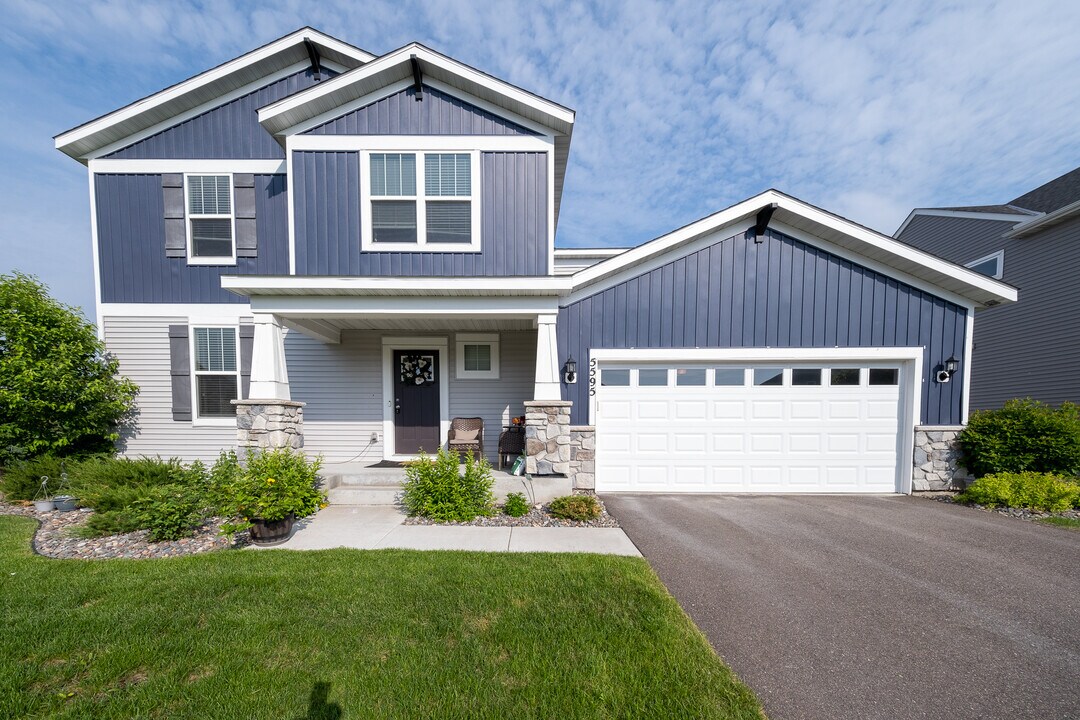 5595 Queensland Ln N in Plymouth, MN - Building Photo