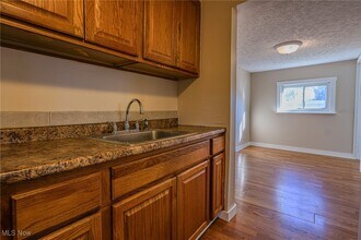 6198 Hillford Ave NE in Canton, OH - Building Photo - Building Photo