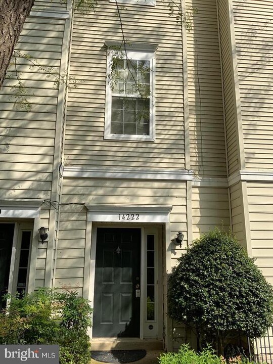 14222 Hampshire Hall Ct in Upper Marlboro, MD - Foto de edificio