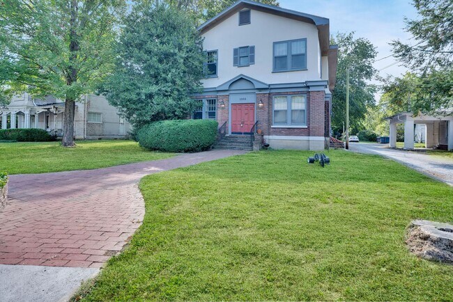 2008 S Main St-Unit -Unit #2 in Hopkinsville, KY - Foto de edificio - Building Photo