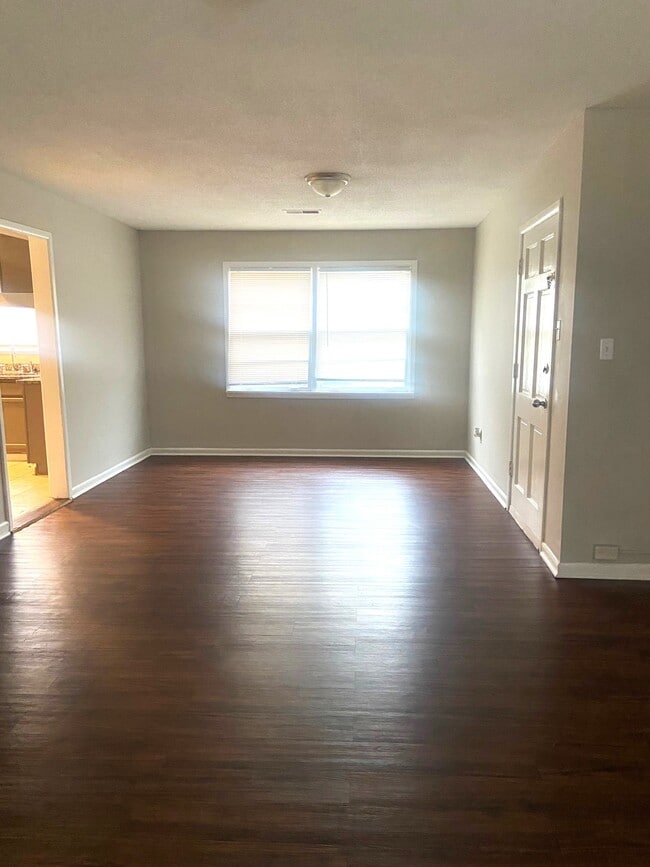 921 Garywood Pl in Hueytown, AL - Foto de edificio - Building Photo