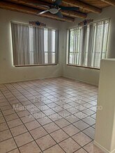 8220 W Raintree Dr NE in Albuquerque, NM - Building Photo - Building Photo