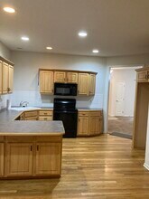 274 N Ferrel St in Olathe, KS - Foto de edificio - Building Photo