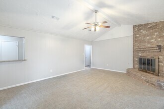 4611 Wee Lassie Ln in Houston, TX - Building Photo - Building Photo