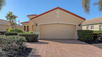 121 Savona Way in Nokomis, FL - Building Photo