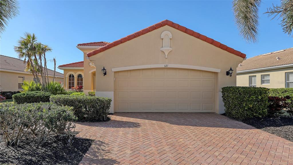121 Savona Way in Nokomis, FL - Building Photo