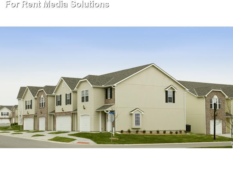 273 NE Adams Dairy Pkwy in Blue Springs, MO - Building Photo