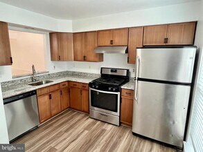 422 Nikki Terrace SE in Leesburg, VA - Building Photo - Building Photo