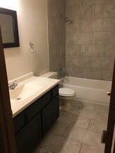 312 Linden, Unit Apt A in Edwardsville, IL - Building Photo - Building Photo