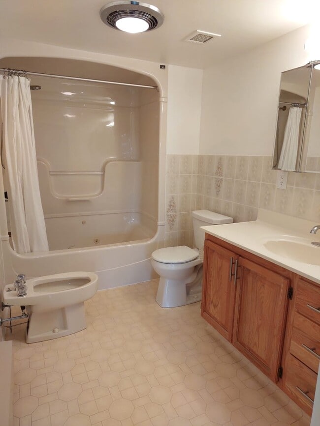 191 Queen St in Moncton, NB - Building Photo - Building Photo