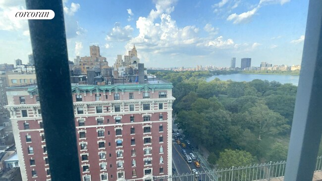 241 Central Prk W in New York, NY - Building Photo - Building Photo