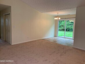 105 Arrowhead Trail in New Bern, NC - Building Photo - Building Photo