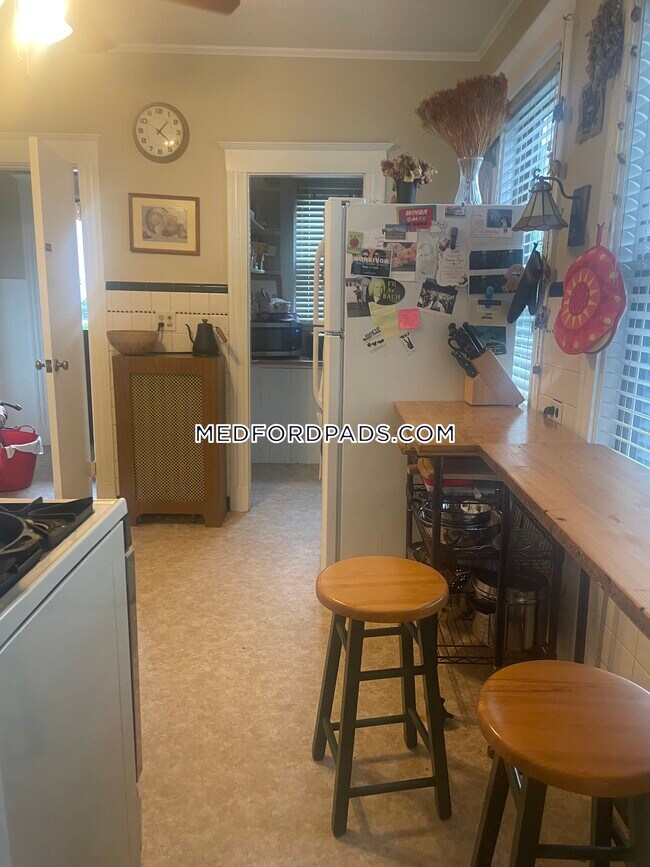 55 Frederick Ave, Unit A in Medford, MA - Building Photo - Building Photo