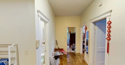 126 Warren St in Boston, MA - Foto de edificio - Building Photo