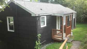 2028 N Wycoff Ave in Bremerton, WA - Building Photo