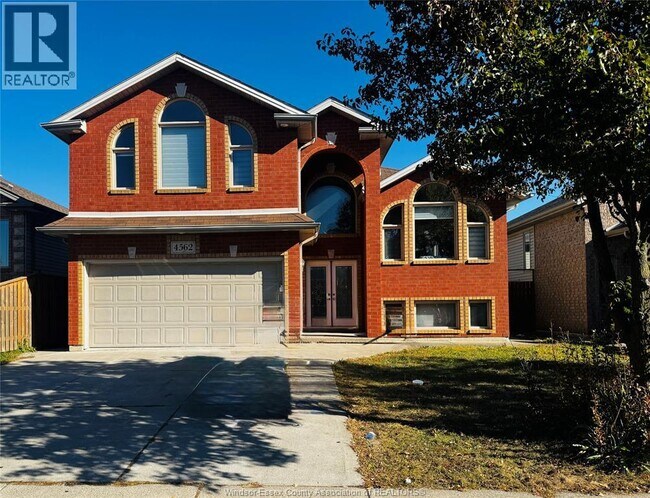 4562 Brunswick Ave in Windsor, ON - Building Photo - Building Photo