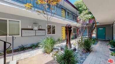 10333 Santa Monica Blvd-Unit -10 in Los Angeles, CA - Building Photo - Building Photo